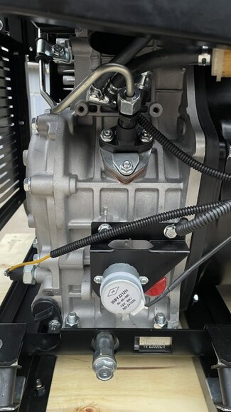 Инверторный дизельный генератор Hyundai DHY 8500LEi изображение 7