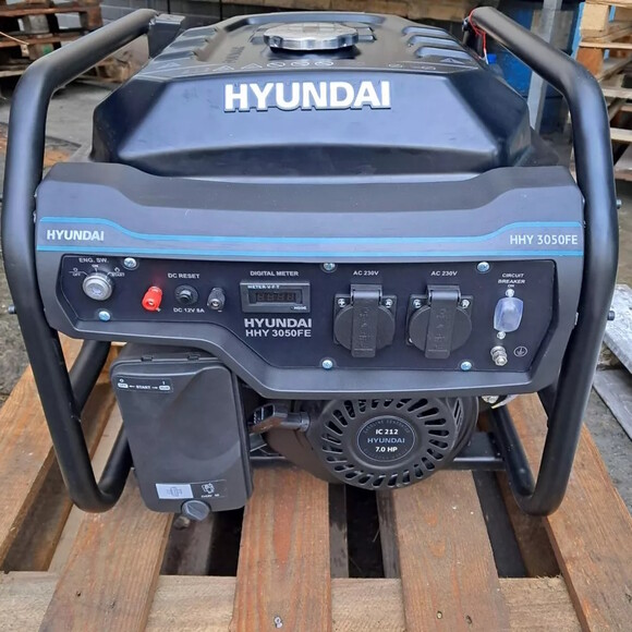 Бензиновый генератор Hyundai HHY 3050FE изображение 9